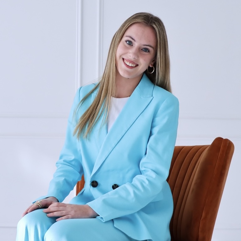 Professional image of Ava Valdes